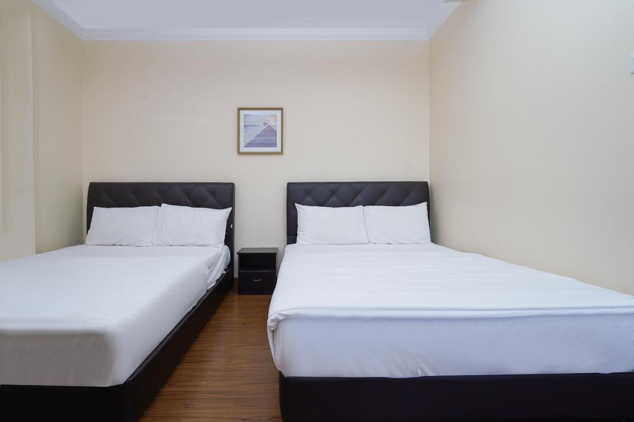 Oyo 90451 Bangi Moya Guesthouse Екстериор снимка